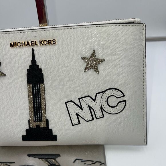 Michael Kors Illustrations NYC White Wristlet - Picture 3 of 10